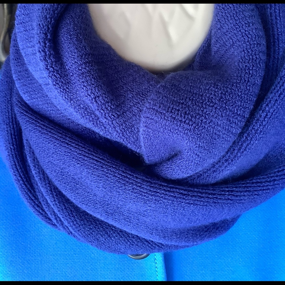 NWT Calvin Klein blue infinity scarf